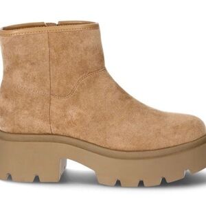 No Boundaries Women's Cozy
Lug Sole Ankle Boots